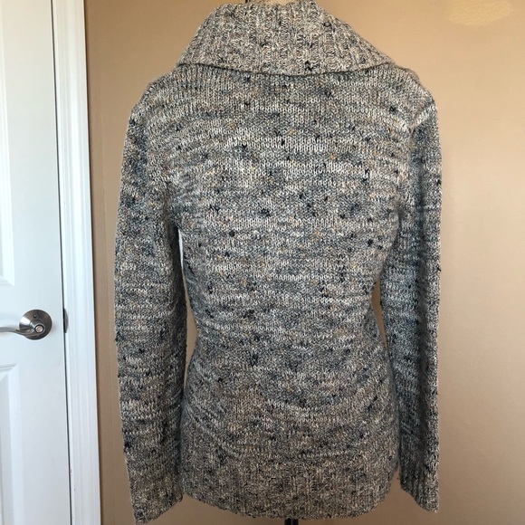 Liz Claiborne sweater - Picture 2 of 4